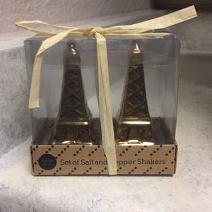 Paper salt and pepper shaker